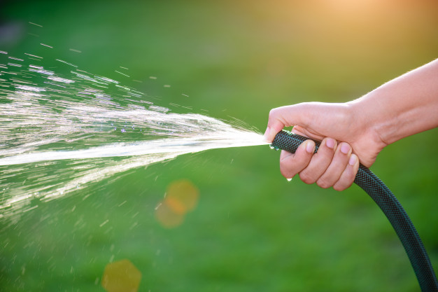 Cuánto cuesta instalar una bomba de agua?